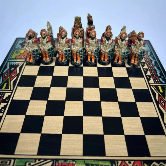 NEW Handcrafted by Artisans in Peru Inca Vs Conquistador Chess Set - Picture 7 of 12